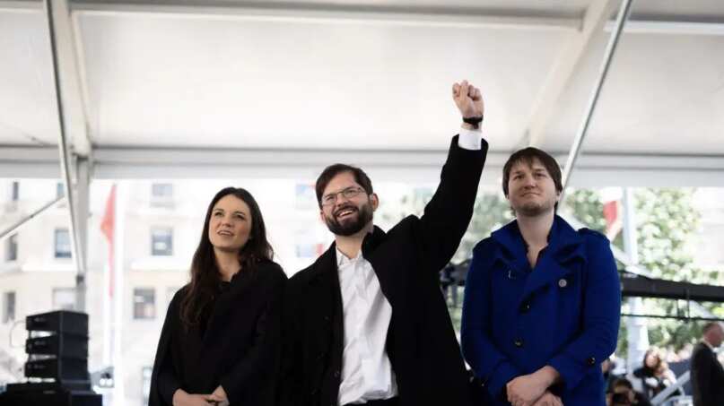 Tomás Boric, Gabriel Boric e Irina Karamanos | Instagram