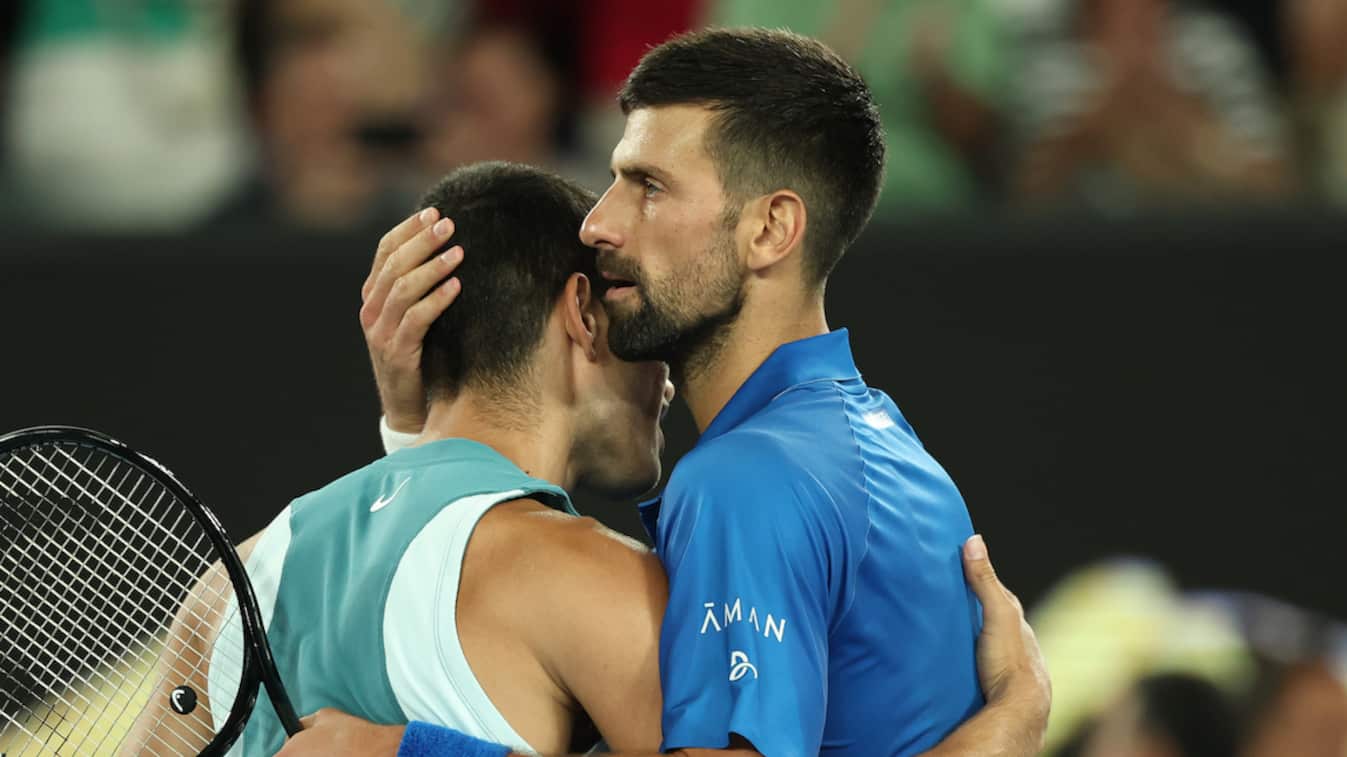 Carlos Alcaraz y Novak Djokovic / Getty