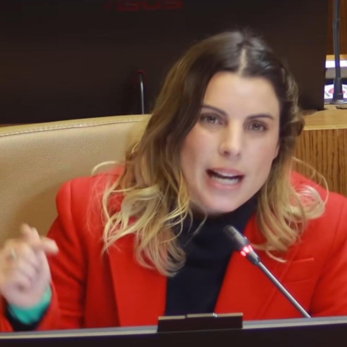 Maite Orsini pide a militares intervenir sede de la UDI por corrupción Maite Orsini pide a militares intervenir sede de la UDI por corrupción