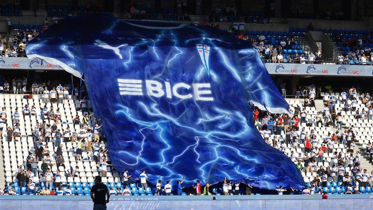 Universidad Católica presentó su tercera camiseta para este 2026 junto a sus fanáticos