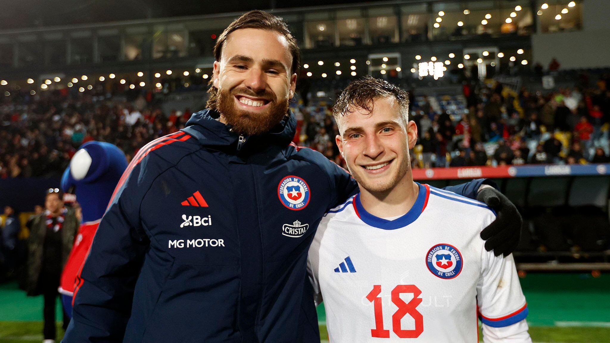 Ben Brereton y Bruno Barticciotto / Carlos Parra - @LaRoja