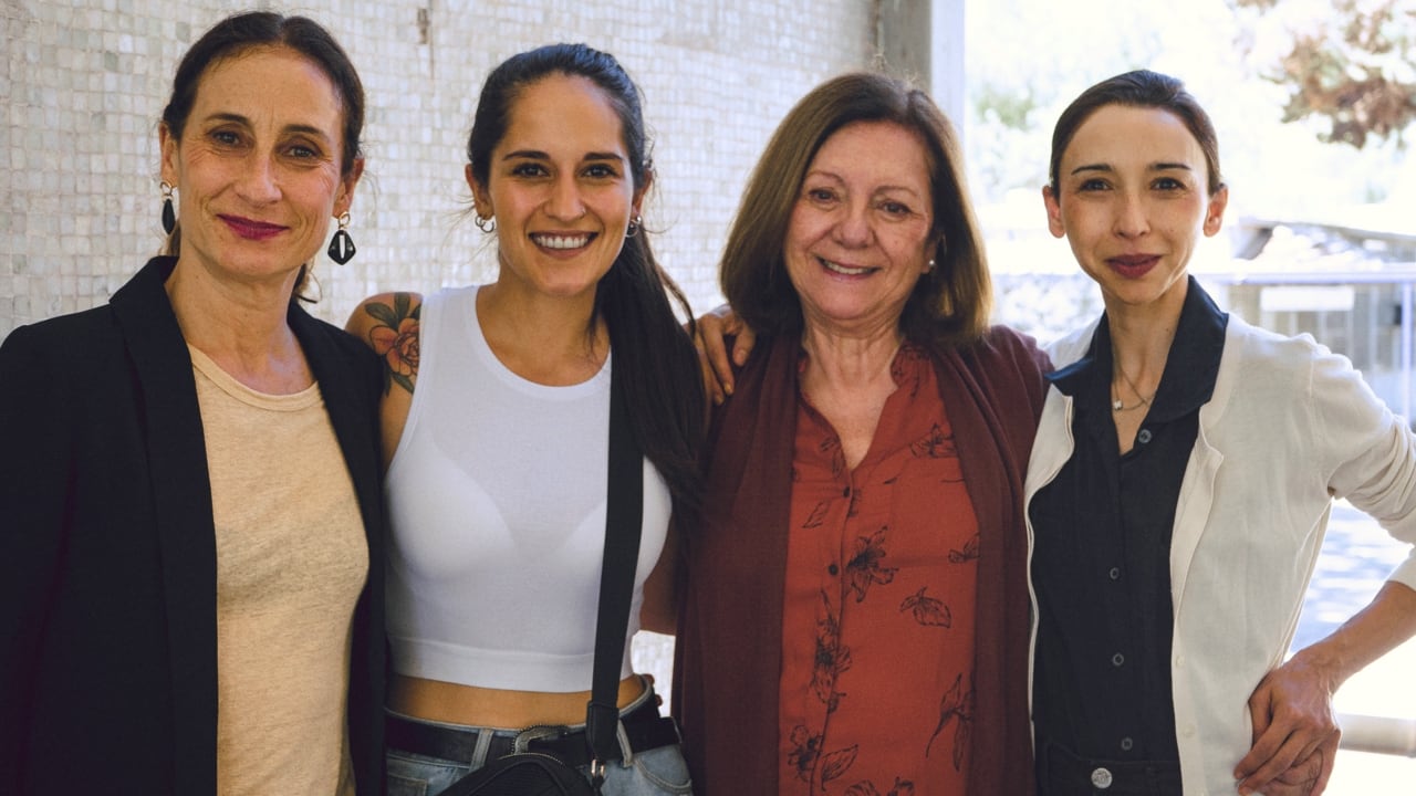 Equipo de la serie "La vida de nosotras" viaja a Nueva York por su nominación a los Emmy Internacional 2024