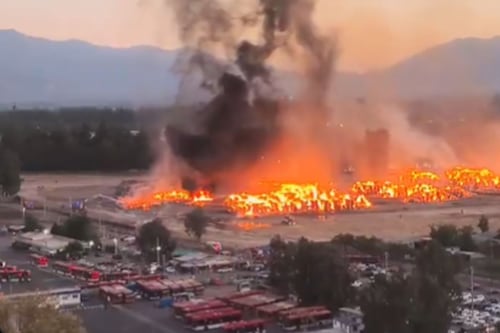 Incendio en planta CMPC de Puente Alto activa Alerta SAE y evacuación preventiva en Pie Andino