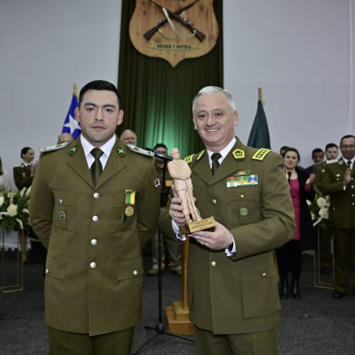 Carabinero destacado recibe beca para ser Oficial Carabinero destacado recibe beca para ser Oficial