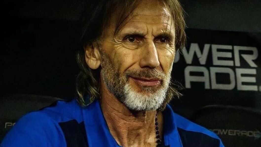 El entrenador argentino se abrió a la opción de dirigir a la Roja al reconocer que "Chile es una selección muy importante".