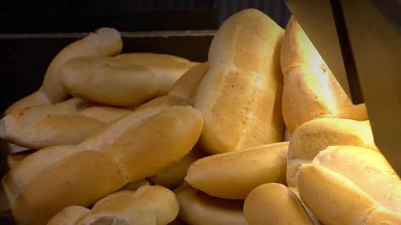 Pan marraqueta | Captura: Meganoticias