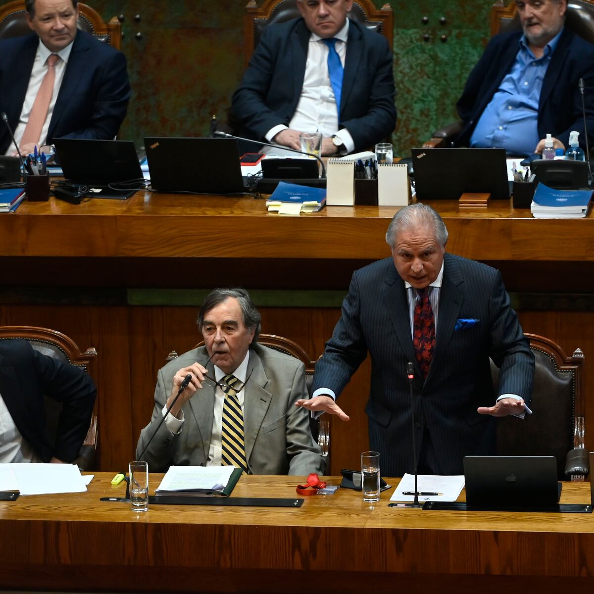 Senado recibe acusación doble a jueces Senado recibe acusación doble a jueces