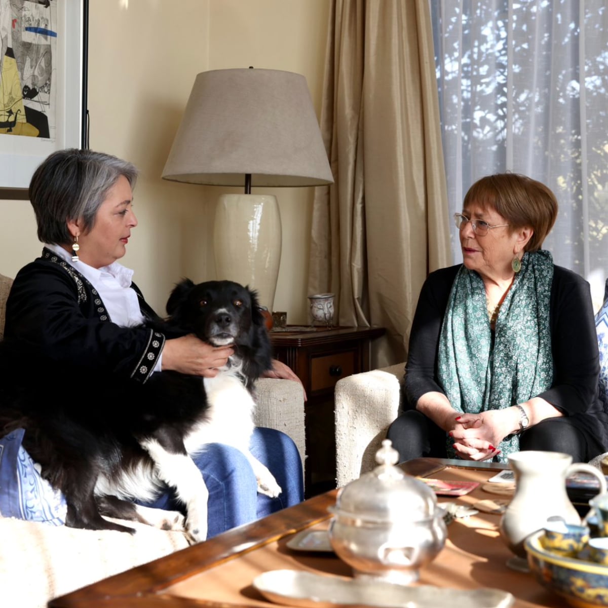 Jeannette Jara se reúne con Michelle Bachelet por justicia social Jeannette Jara se reúne con Michelle Bachelet por justicia social