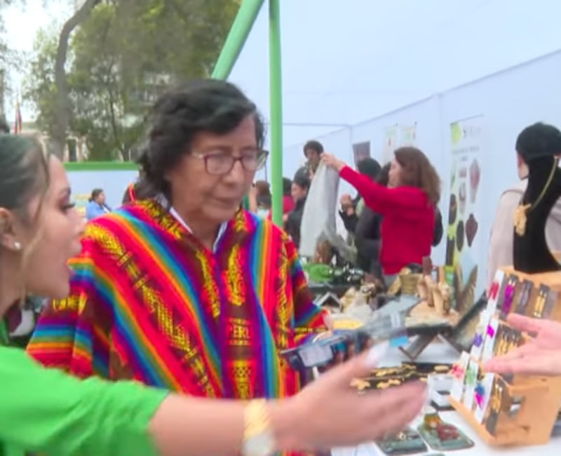 Congresista que usó a sus asesores para pedicura y cocina