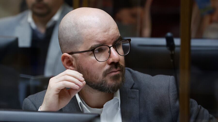 Giorgio Jackson por Aton Chile