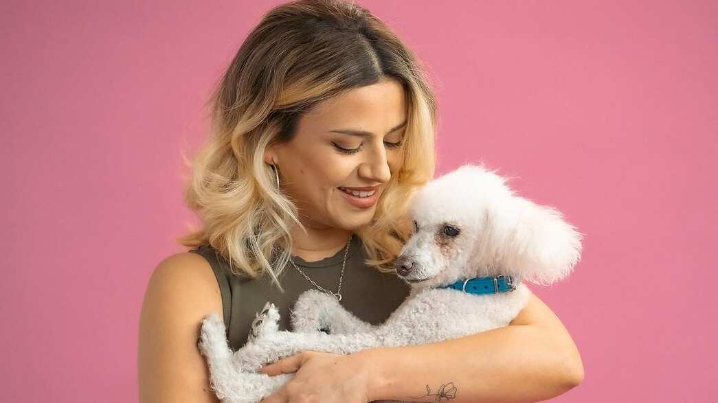 La actriz debió internar a su mascota para que la intervinieran de una infección bucal que le provocó la pérdida de seis piezas dentales.