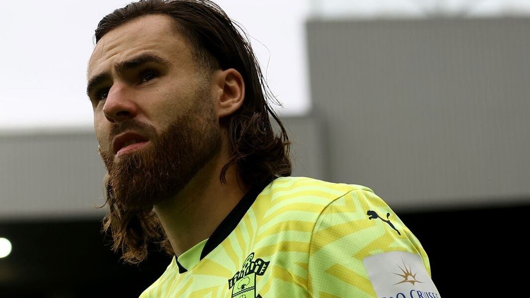 El técnico del delantero chileno-británico en Southampton, Rusell Martin, se pronunció este jueves respecto de la decisión de Ricardo Gareca de reemplazar al futbolista en el primer tiempo de la derrota de Chile ante Bolivia.