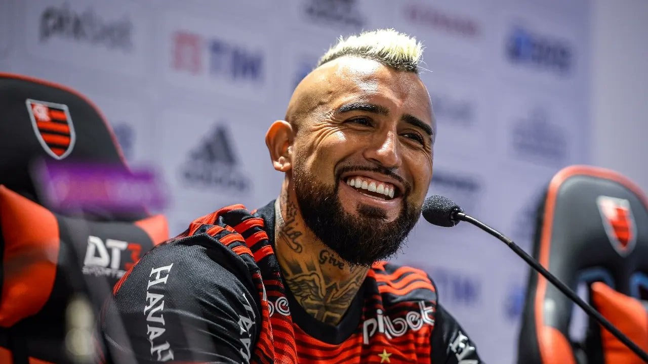 Arturo Vidal fue presentado como nuevo jugador de Flamengo