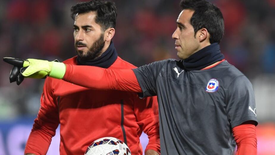 Claudio Bravo y Johnny Herrera