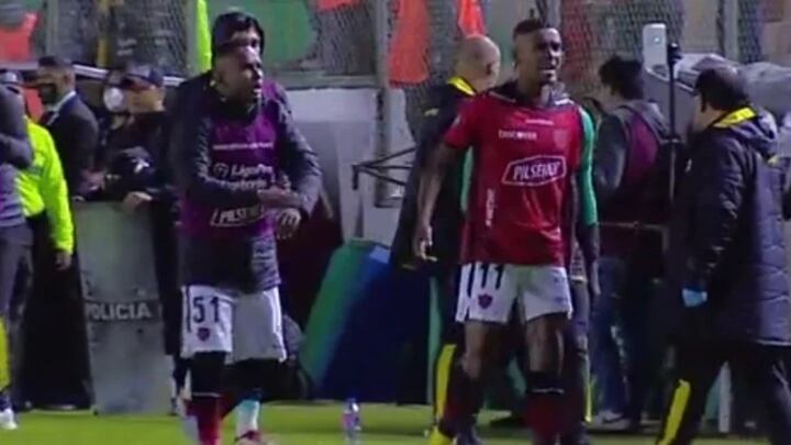 Se le retiró la roja