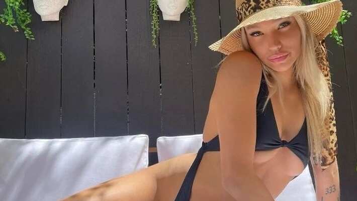 La joven de 22 años tiene más de 30 mil seguidores en redes sociales y uno de ellos, un antiguo profesor, se creó una cuenta de OnlyFans para poder ver sus fotos eróticas.