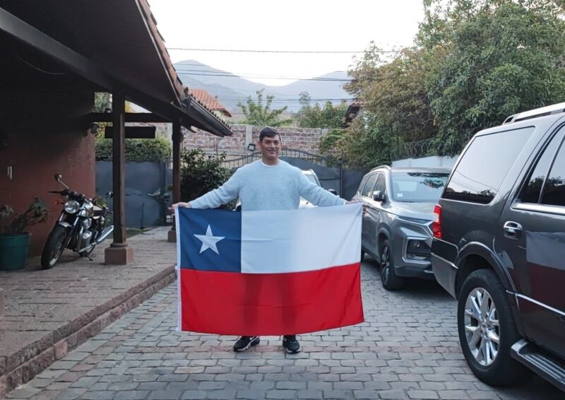 La mañana de este jueves, a años de su salida para radicarse en Estados Unidos, el ingeniero comercial y excandidato presidencial Franco Parisi regresó a Chile.

El retorno fue confirmado por su casa política, el Partido de la Gente (PDG), vía Twitter.