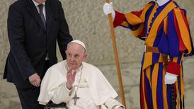 Papa visitará Canadá en julio para disculparse por abusos de la Iglesia Católica a los indígenas
