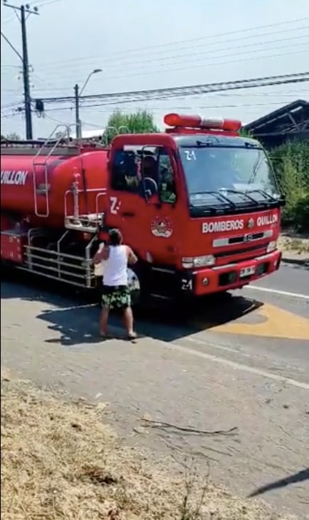Se puso la capa de héroe: menor entregó agua a Bomberos que se encuentran  en incendios forestales – Publimetro Chile