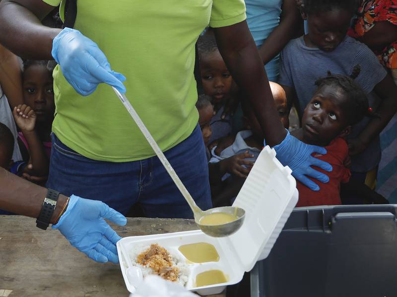 El hambre se dispara y la ayuda disminuye mientras las pandillas asfixian la vida en Haití