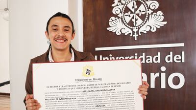 Él es el primer abogade en recibir su título con lenguaje inclusivo: “esto es importante a futuro”